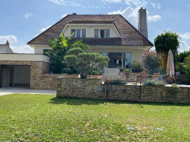 Maison 5 pièces 287 m²