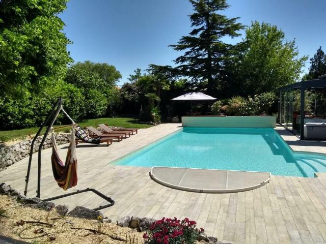 Maison 5 pièces 288 m²