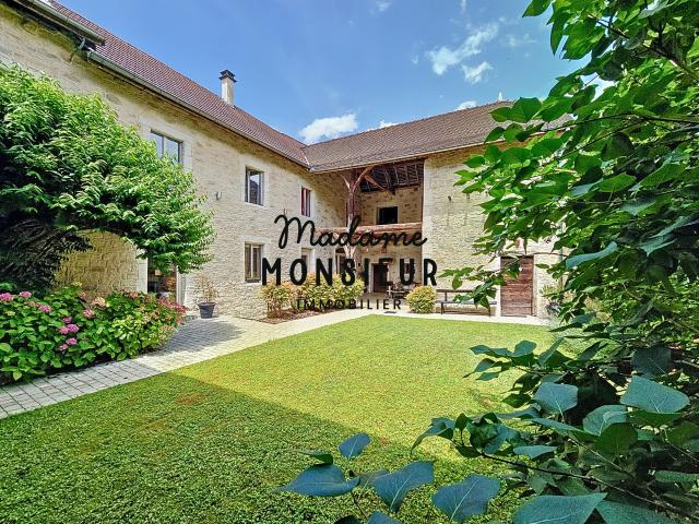 Maison 5 pièces 280 m²