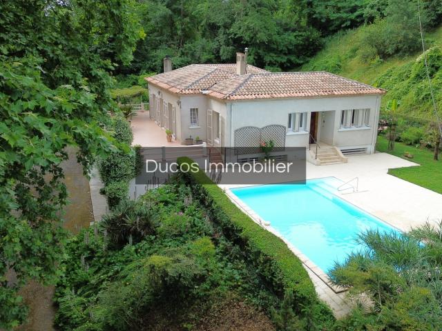 Maison 5 pièces 280 m²