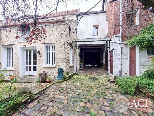 Maison 5 pièces 280 m²