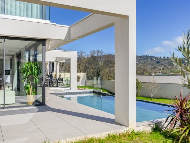 Maison 5 pièces 280 m²