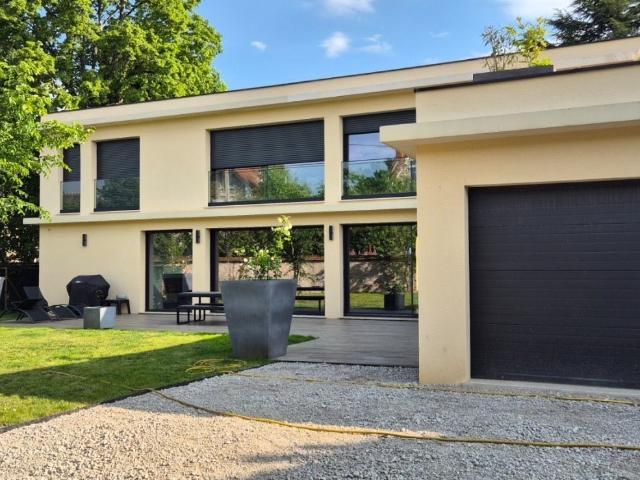 Maison 5 pièces 282 m²