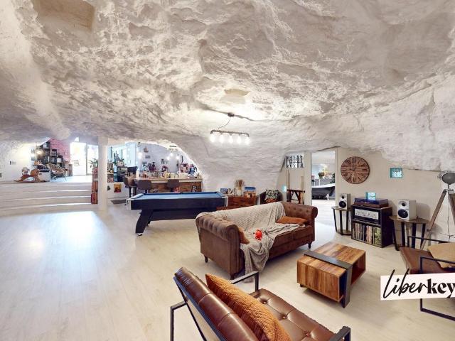 Maison 5 pièces 294 m²