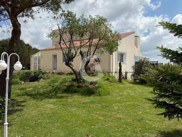 Maison 5 pièces 297 m²