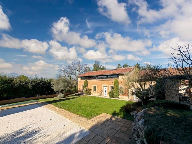 Maison 5 pièces 298 m²