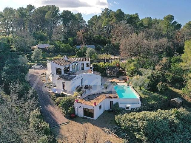 Maison 5 pièces 205 m²