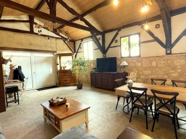 Maison 5 pièces+ 2 gîtes + piscine et garage 316m² Bergerac