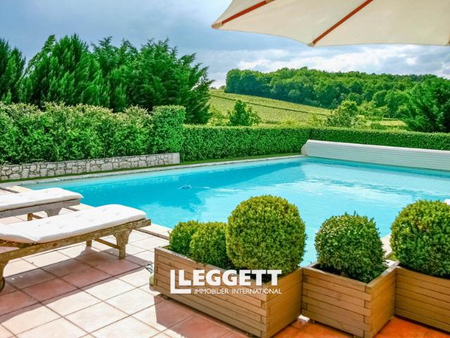 Maison 5 pièces 300 m²