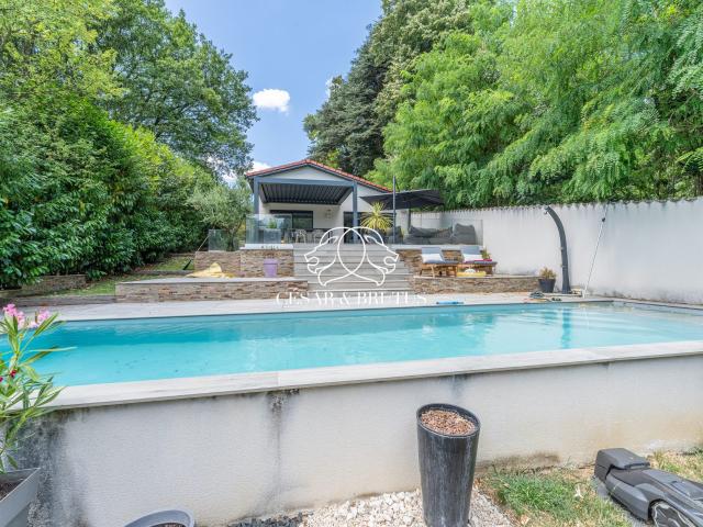Maison 5 pièces 300 m²