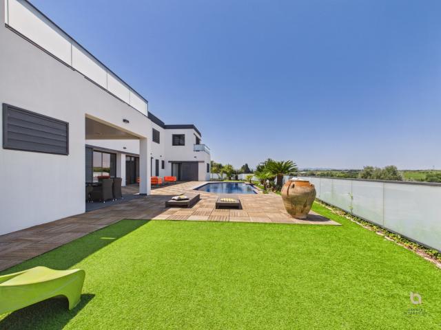 Maison 5 pièces 314 m²