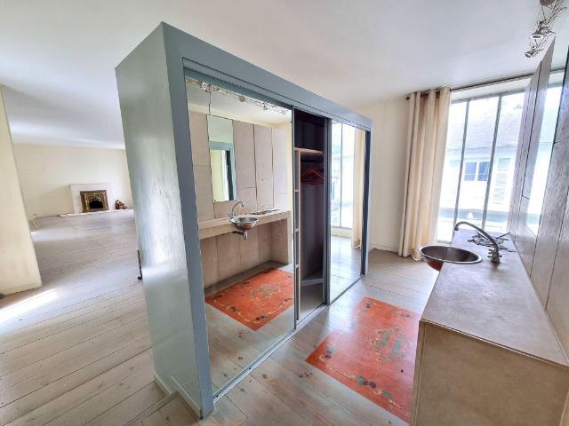 Maison 5 pièces 325 m²