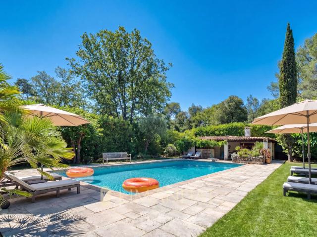 Maison 5 pièces 330 m²