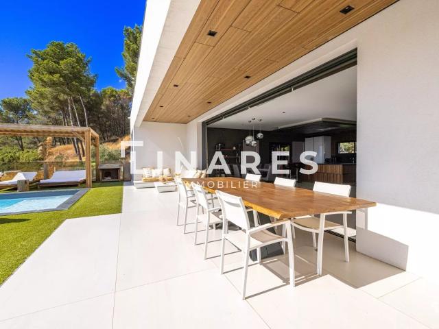 Maison 5 pièces 333 m²