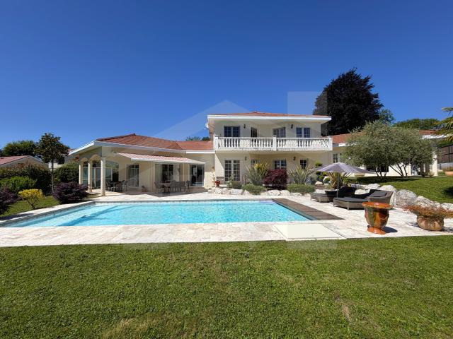 Maison 5 pièces 370 m²