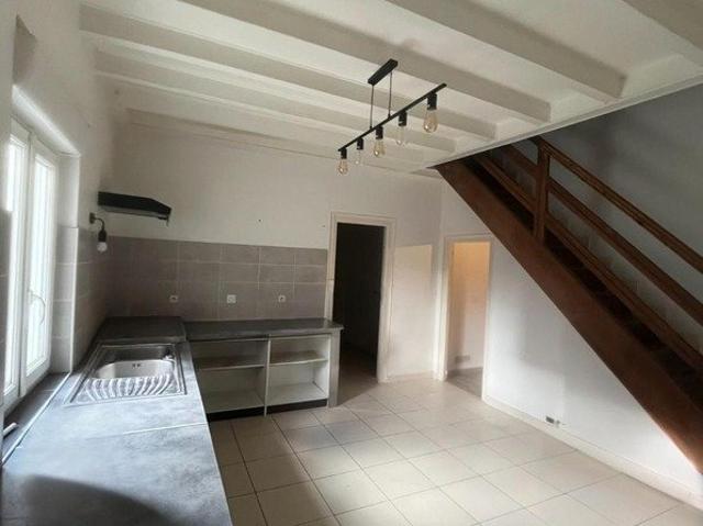 Maison 5 pièces 372 m²