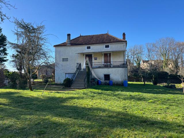 Maison 5 pièces 397 m²