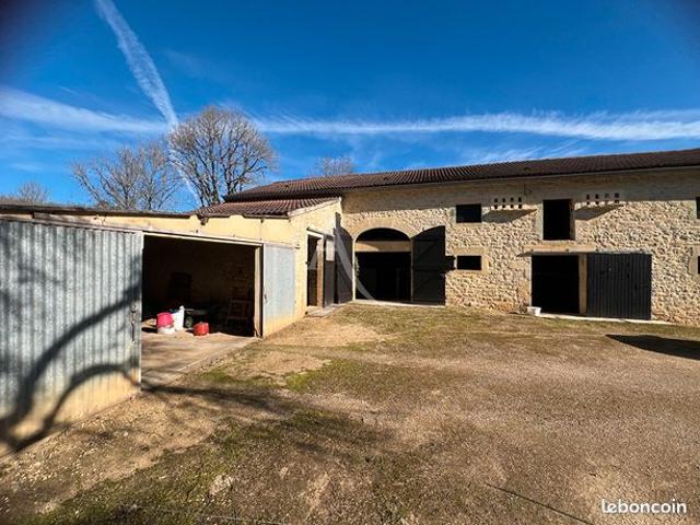 Maison 5 pièces 397 m²