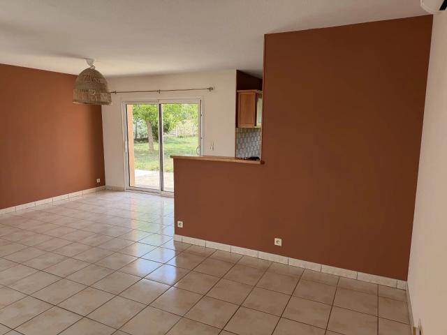 Maison 5 pièces, 80 m² à louer à Moriat 63340