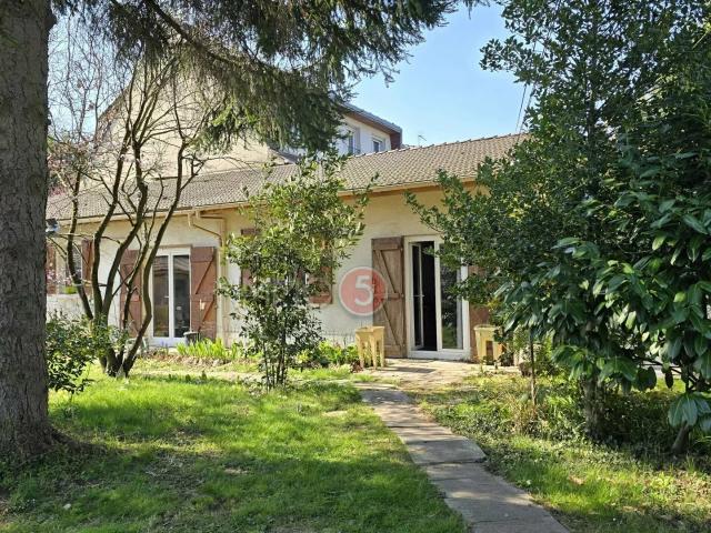 Maison 5 pièces 85 m²