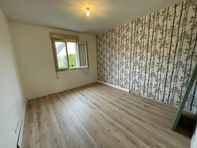 Maison 5 pièces, 89 m² à louer à Saint Georges du Rosay 72110