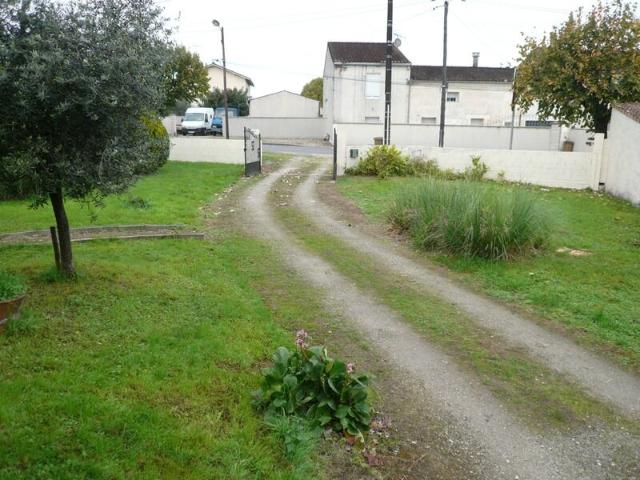 Maison 5 pièces, 90 m² à louer à Merpins 16100