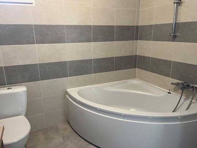 Maison 5 pièces, 94 m² à louer à Oyré 86220