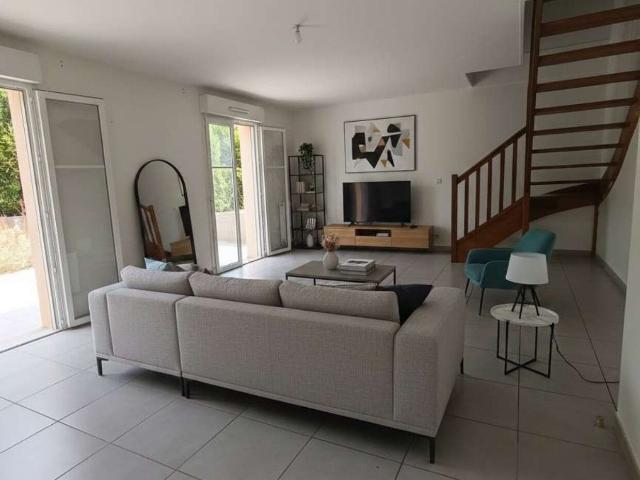 Maison 5 pièces, 95 m² à louer à Angerville 91670