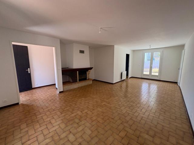 Maison 5 pièces, 95 m² à louer à Sausset les Pins 13960