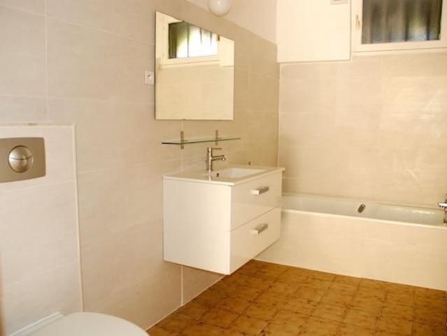 Maison 5 pièces, 97 m² à louer à Avignon 84000