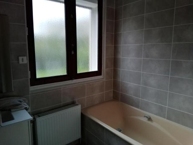 Maison 5 pièces, 97 m² à louer à Blérancourt 02300