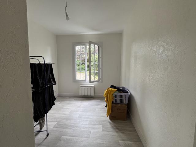 Maison 5 pièces, 99 m² à louer à Monthoiron 86210