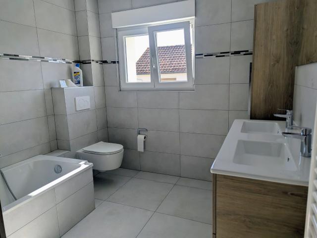 Maison 5 pièces, à louer à Munchhouse 68740