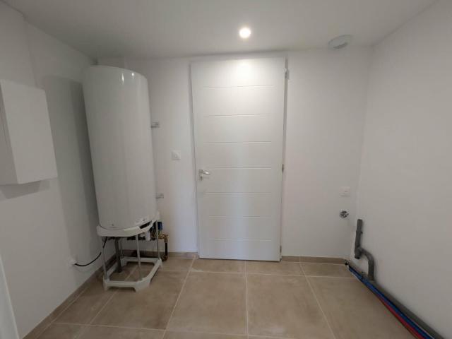 Maison 5 pièces, à louer à Cers 34420