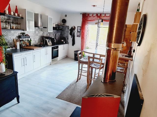 Maison 5 pièces avec 2 terrasses et un petit coin de jardin. 110m² Artigat
