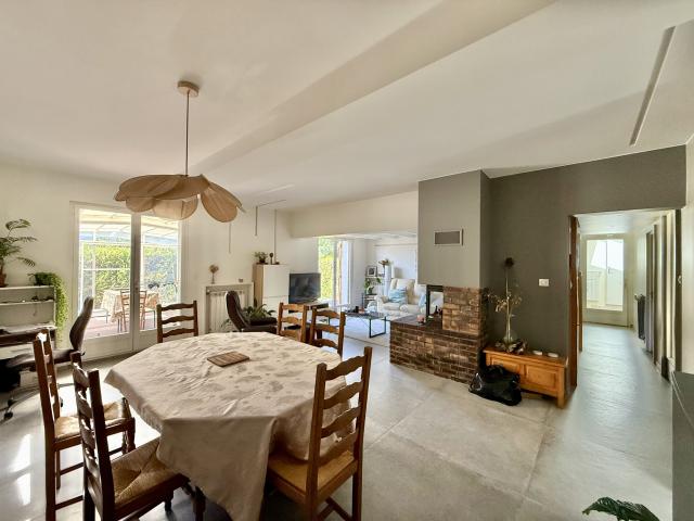 HIDRI IMMO PLUS vous propose en Exclusivité une maison 5 pièces + maisonnette 4 pièces à Gières