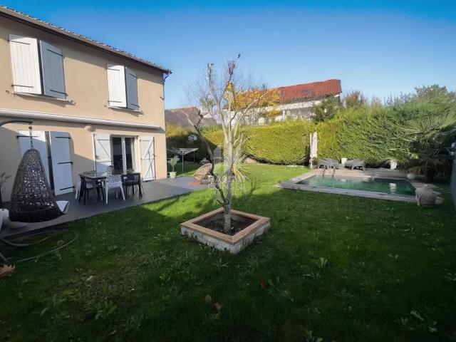 Maison 5 pièces avec piscine