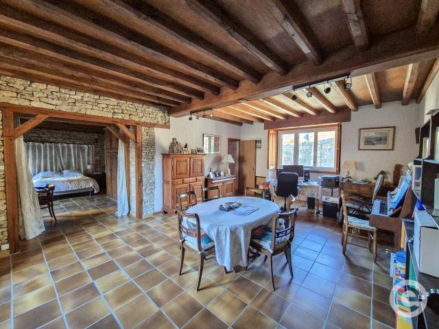 Maison 5 pièces de 122m2 à Saint Père avec garage proche Vézelay