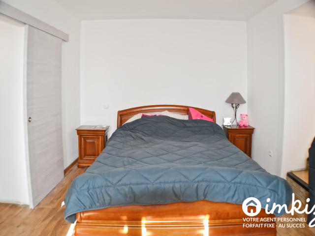 Maison 5 pièces de 140 m² avec cour et préau