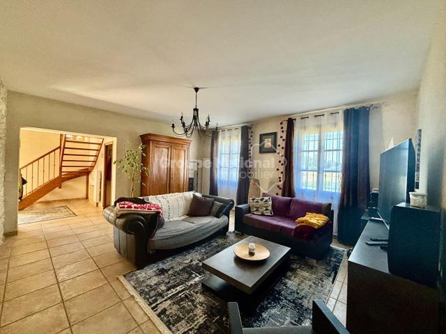 Maison 5 pièces de 155.03m2 avec jardin et piscine, à Tarascon