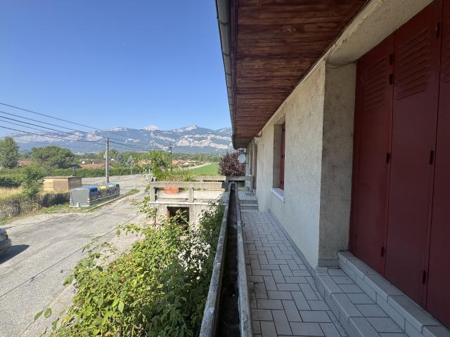 Maison 5 pièces de 90 m2 habitable + 90 m2 RDC à Froges