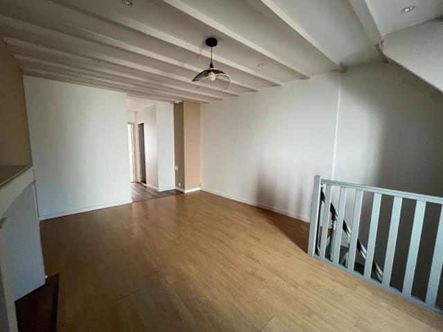 Maison 5 pièces Joué sur Erdre 90.58m² 863€ à louer
