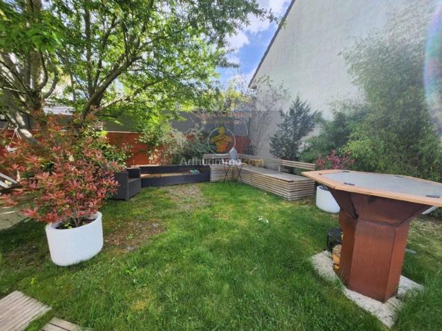 Maison 5 pièces limite LE PLESSIS TREVISE Secteur MARBEAU