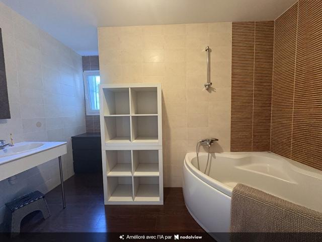 Maison 5 pièces Sucé sur Erdre 128.00m² 1072€ à louer
