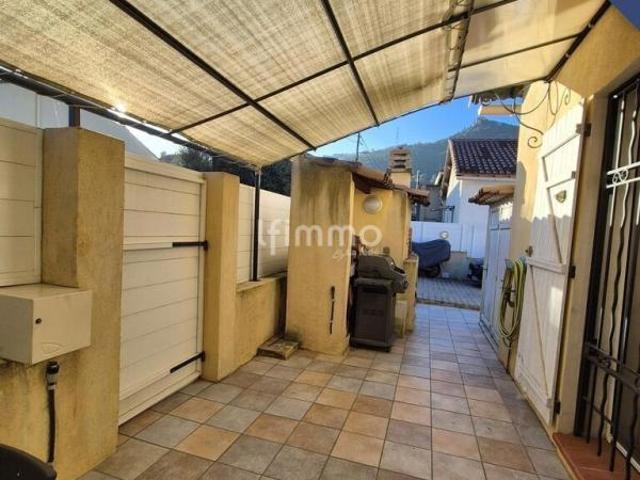 Maison 5P 140M2 Terrain 400M2 Piscine 13011