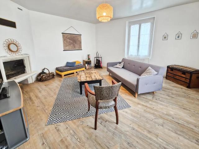 Maison 5 pièces avec dépendance et jardinet