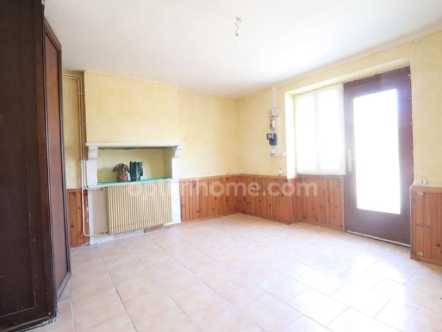 Maison 60 m² 4 pièces 2 Chambres Grange 35 m² sur parcelle Non attenante de 353 m² SAINT HILAIRE LA TREILLE 87
