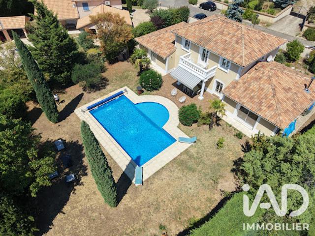 Maison avec piscine et jardin