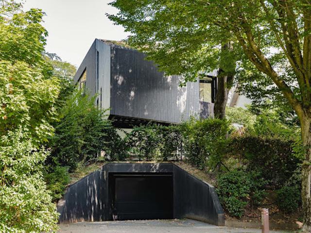 Maison contemporaine avec jardin et terrasse
