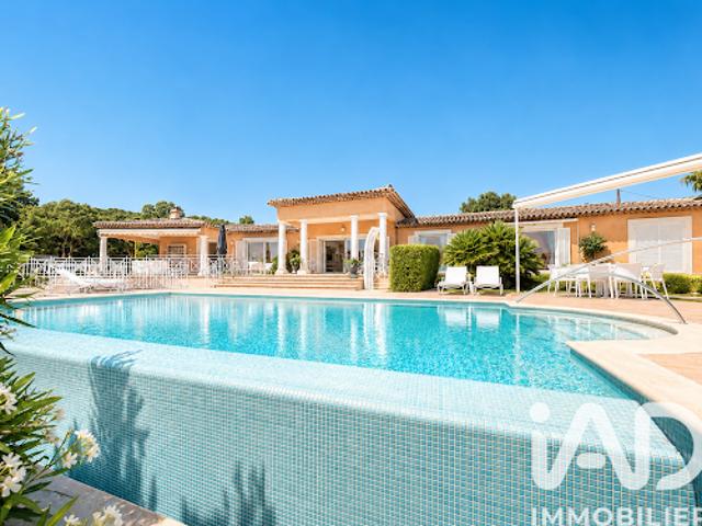 Maison avec piscine et jardin